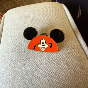 2008 Disney Goofy Mickey Ear Pin
